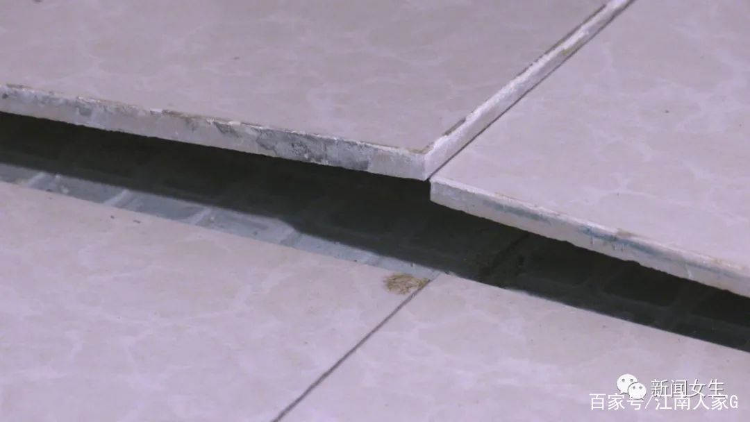 墙面瓷砖翘起来了,但是压不回去怎么办(墙面瓷砖翘起来了,但是压不回去怎么办视频) 墙面瓷砖翘起来了,但是压不回去怎么办(墙面瓷砖翘起来了,但是压不回去怎么办视频)