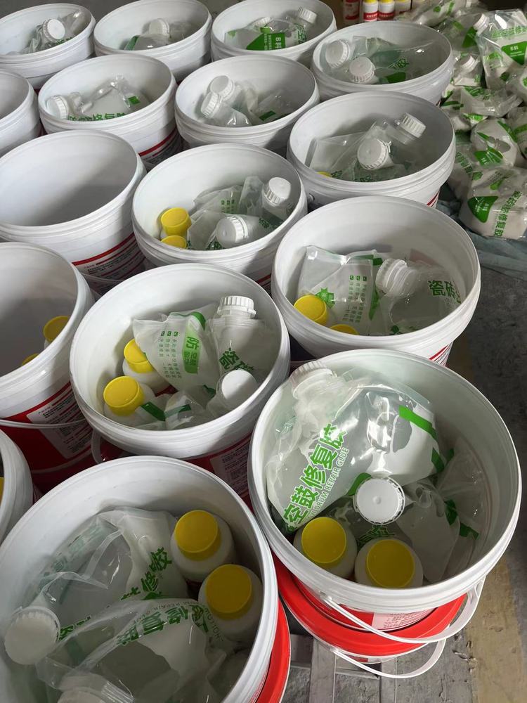 瓷砖空鼓打胶多少一斤正常呢图片(瓷砖空鼓打胶多少一斤正常呢图片视频)